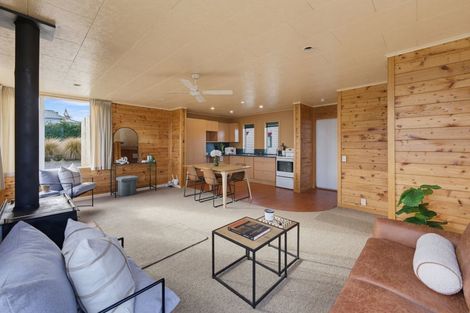 Photo of property in 9 Meadow Street, Lumsden, 9730