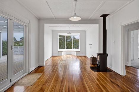 Photo of property in 65 Pioneer Road, Moturoa, New Plymouth, 4310