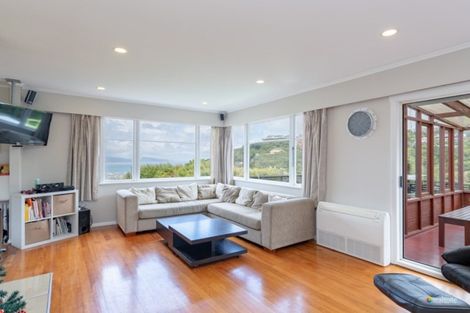 Photo of property in 58 Pokohiwi Road, Normandale, Lower Hutt, 5010