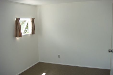 Photo of property in 20 Serwayne Place, Sunnyvale, Auckland, 0612