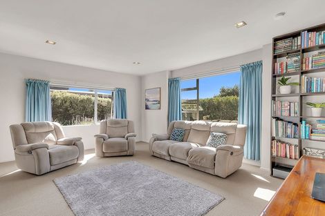 Photo of property in 36 Tongariro Drive, Aotea, Porirua, 5024