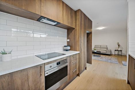 Photo of property in 3 Kathleen Street, Totara Vale, Auckland, 0627