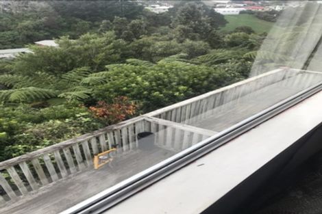 Photo of property in 32a Cheltenham Terrace, Newlands, Wellington, 6037