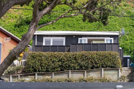 Photo of property in 278 Queens Drive, Lyall Bay, Wellington, 6022