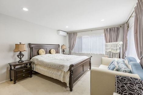 Photo of property in 20 Unsworth Drive, Unsworth Heights, Auckland, 0632