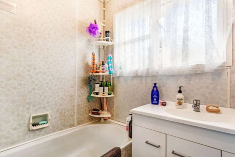 Photo of property in 11 Euan Street, Mangakakahi, Rotorua, 3015