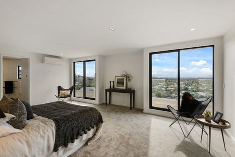 Photo of property in 15 Woodlau Rise, Huntsbury, Christchurch, 8022