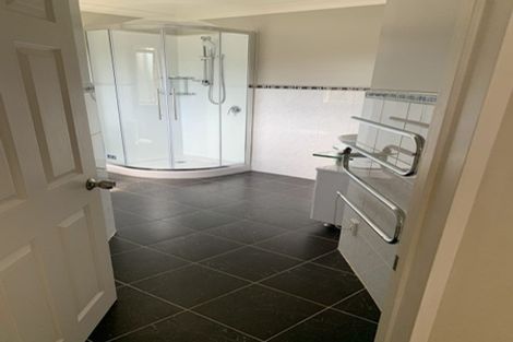 Photo of property in 24 George Deane Place, Greenhithe, Auckland, 0632