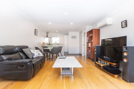 Photo of property in 2/104 Picton Avenue, Riccarton, Christchurch, 8011