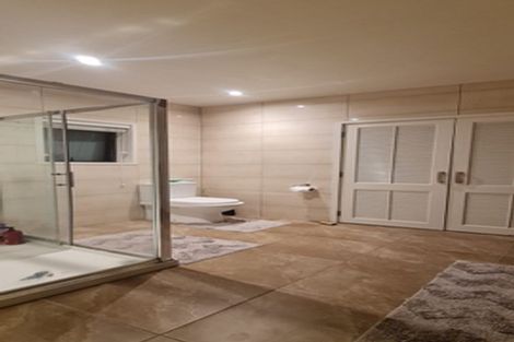 Photo of property in 1/56 Heathcote Road, Castor Bay, Auckland, 0620