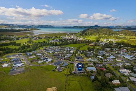 Photo of property in 40 Victoria Street, Coromandel, 3506