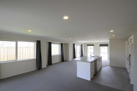 Photo of property in 60 Shillingford Boulevard, Rolleston, 7615