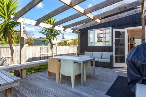 Photo of property in 104 Riverview Road, Whangamata, 3620