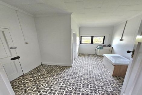 Photo of property in 40 Record Street, Fitzroy, New Plymouth, 4312