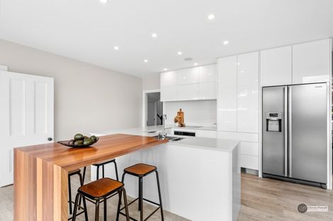 Photo of property in 4 Hautana Square, Woburn, Lower Hutt, 5010