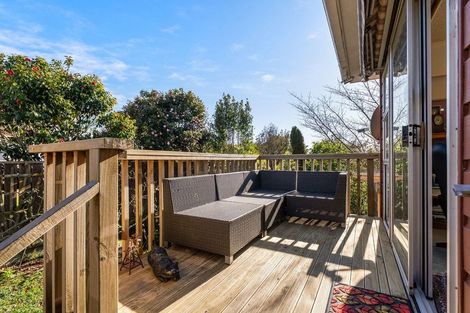 Photo of property in 2 Mckeefry Grove, Tawa, Wellington, 5028