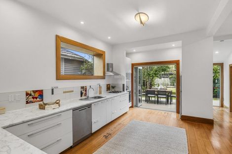 Photo of property in 27 Hardwicke Street, Sumner, Christchurch, 8081