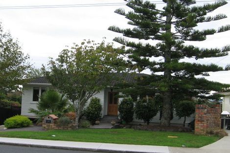 Photo of property in 1/116 Sandspit Road, Shelly Park, Auckland, 2014