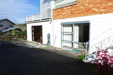 Photo of property in 43 Compton Street, Hillcrest, Auckland, 0627