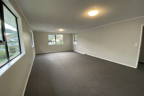 Photo of property in 2 Ruth Grove, Karori, Wellington, 6012