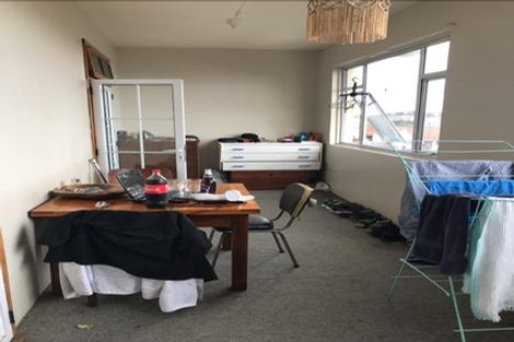 Photo of property in Devonport Apartments, 36/127 Saint Aubyn Street, New Plymouth, 4310
