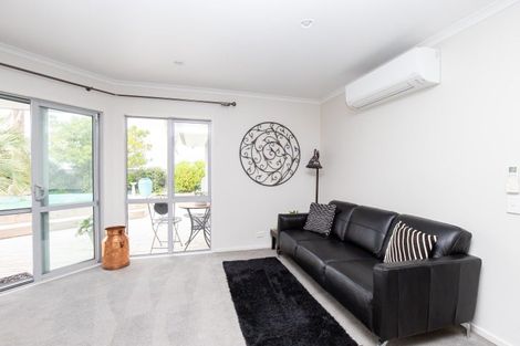 Photo of property in 10 Harris Place, Ngatea, 3503