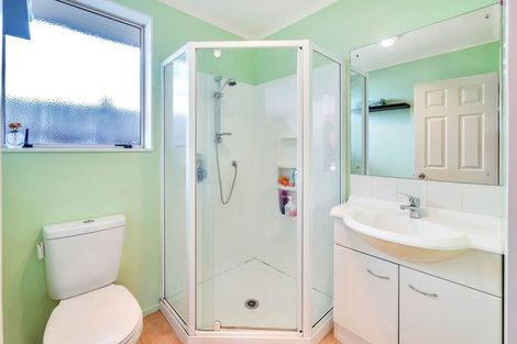 Photo of property in 20 View Ridge Drive, Ranui, Auckland, 0612