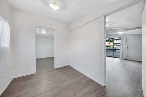 Photo of property in 38 Pinedale Place, Henderson, Auckland, 0610