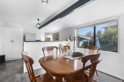 Photo of property in 29 Matthew Place, Kawaha Point, Rotorua, 3010