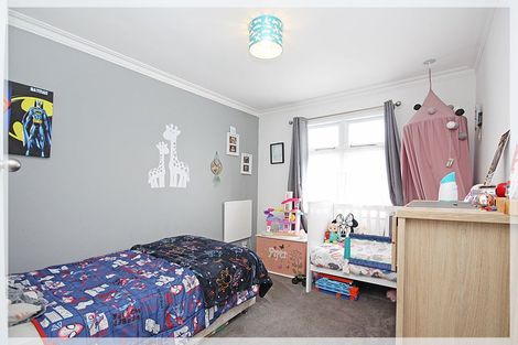 Photo of property in 28 George Street, Levin, 5510