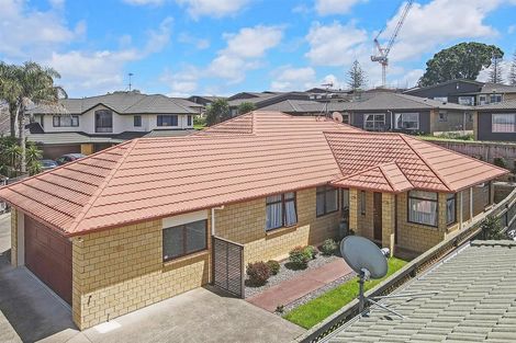 Photo of property in 32 Cairnsvale Rise, Manurewa, Auckland, 2105
