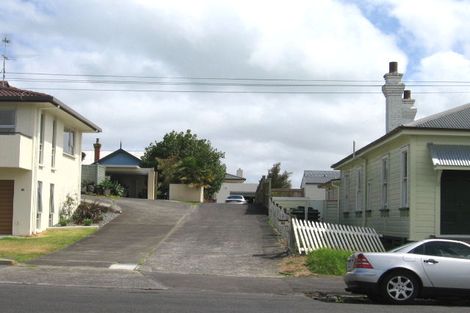 Photo of property in 74 Hinemoa Street, Birkenhead, Auckland, 0626