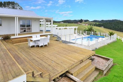 Photo of property in 118 Upper Orewa Road, Wainui, Silverdale, 0992