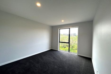 Photo of property in 28 Koreke Close, Kenepuru, Porirua, 5022