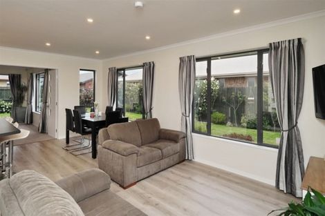 Photo of property in 16a Highwood Lane, Burnside, Christchurch, 8053