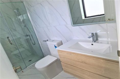 Photo of property in 12b Borrowdace Avenue, Botany Downs, Auckland, 2010