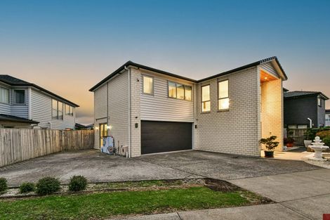 Photo of property in 17 Drumbuoy Drive, Flat Bush, Auckland, 2019