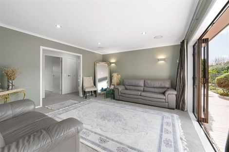 Photo of property in 15 Malbec Place, Rototuna, Hamilton, 3210