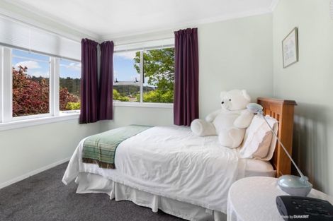 Photo of property in 337 Stokes Valley Road, Stokes Valley, Lower Hutt, 5019