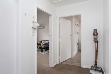 Photo of property in 2/9 Curletts Road, Sockburn, Christchurch, 8042