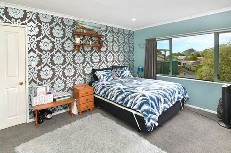 Photo of property in 11 Cabeleigh Drive, Helensville, 0800