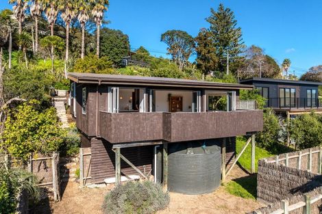 Photo of property in 27 Ocean Road, Surfdale, Waiheke Island, 1081
