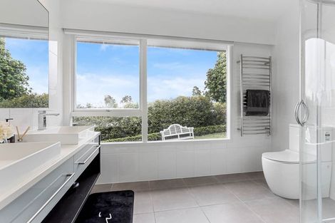 Photo of property in 63 Seaview Road, Castor Bay, Auckland, 0620