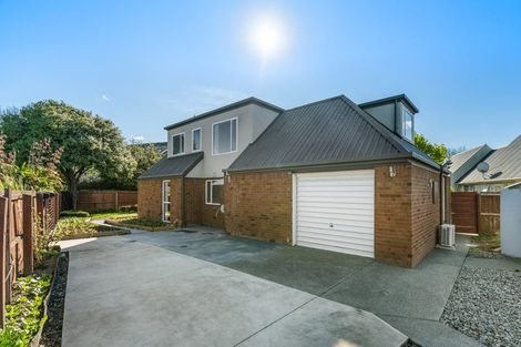 Photo of property in 31 Brockhall Lane, Avonhead, Christchurch, 8042