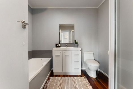 Photo of property in 35 Millers Road, Brookfield, Tauranga, 3110