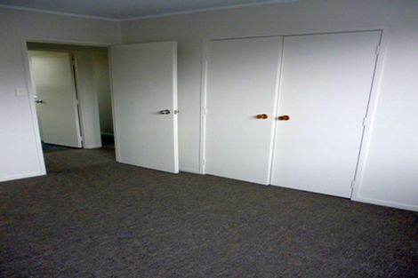 Photo of property in 2/30 Karepo Crescent, Ranui, Auckland, 0612