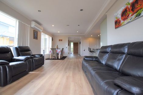 Photo of property in 23 Leafield Crescent, Henderson, Auckland, 0612