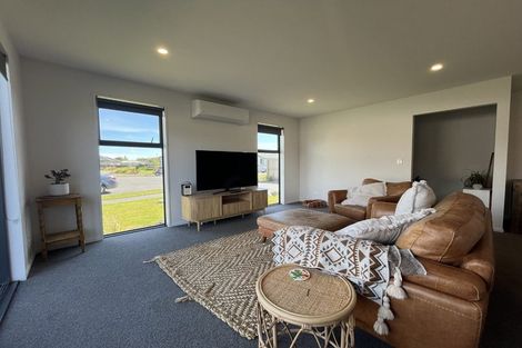 Photo of property in 13 Ned Place, Halswell, Christchurch, 8025