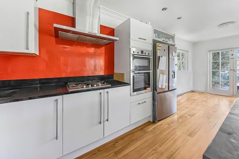 Photo of property in 2 King Richard Place, Browns Bay, Auckland, 0630