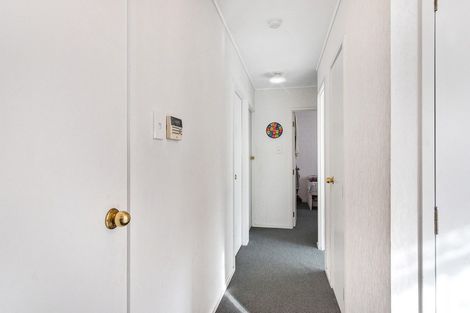 Photo of property in 2/31 Solveig Place, Randwick Park, Auckland, 2105